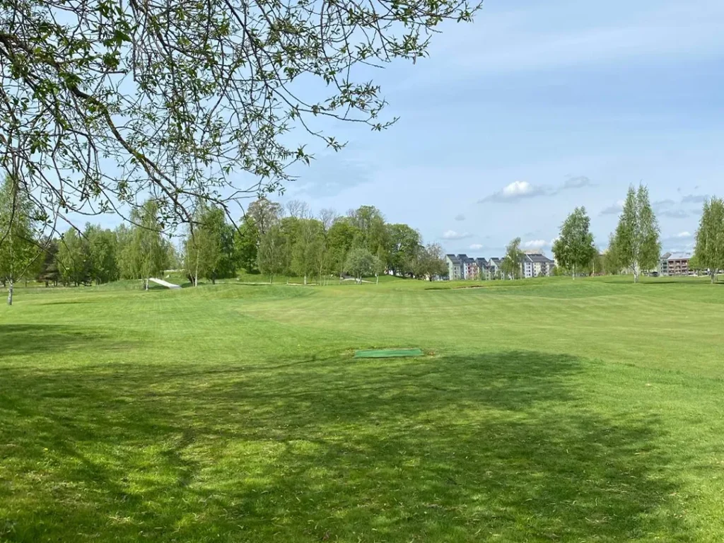 Örebro City Golf & Country Club på dagen innan finansiering av golfanläggning med ny belysning.